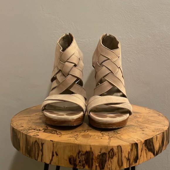 Stuart Weitzman Nude woven platform sandals 8.5 - Picture 2 of 7